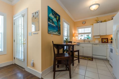 13 Kitchen - P.Parrot 4BD