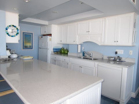 A sparkling kitchen with everything you need.