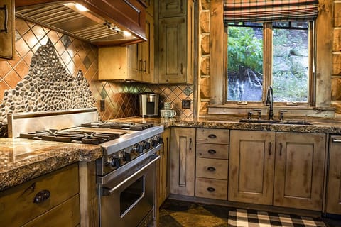 Kitchen with Gas Range, Wide Variety of Appliances