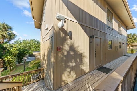 Front Door/ Walk up