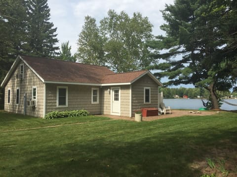 Driveway view of cottage