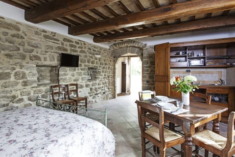 Comfort Apartment, 1 Bedroom, Accessible | Private kitchenette | Full-size fridge, oven, stovetop, espresso maker