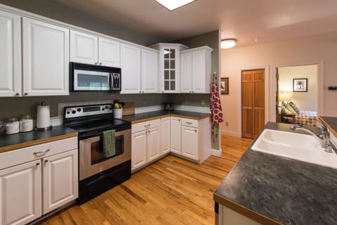 Cook your favorite meal | Main Level