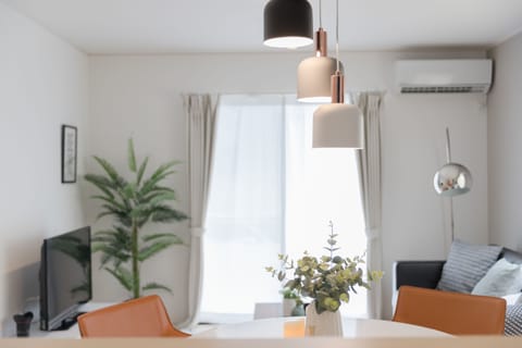 House | In-room dining