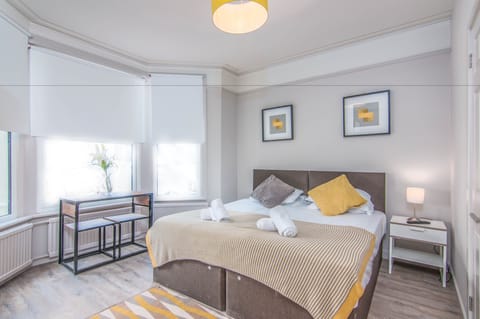 Standard Apartment | 3 bedrooms, Egyptian cotton sheets, premium bedding, desk