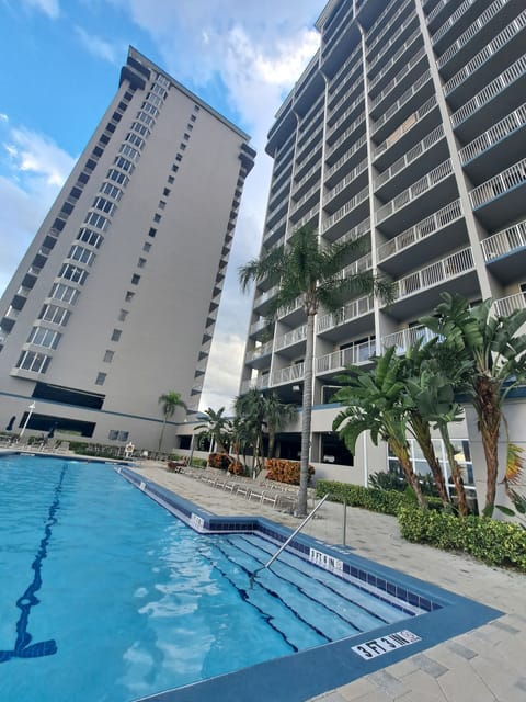 Large pool behind Tower 1. Lovely view of large pool & lake.