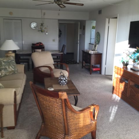 BREATHTAKING 2 bedroom condo, amazing views, close to SEISTA KEY BEACH