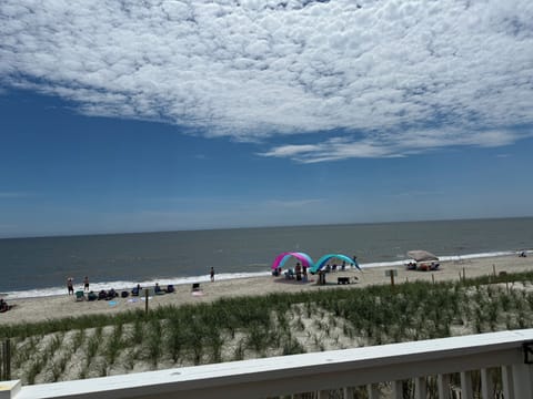 Footsteps to the beautiful BEACH!