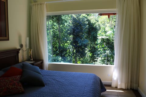 Romantic Suite, Garden View | Minibar, blackout drapes, free WiFi, bed sheets