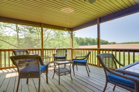 Stewartstown Vacation Rental | 2BR | 2BA | 1,400 Sq Ft | Stairs Required