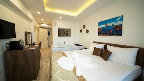 Double Room, Jetted Tub | In-room safe, desk, laptop workspace, soundproofing