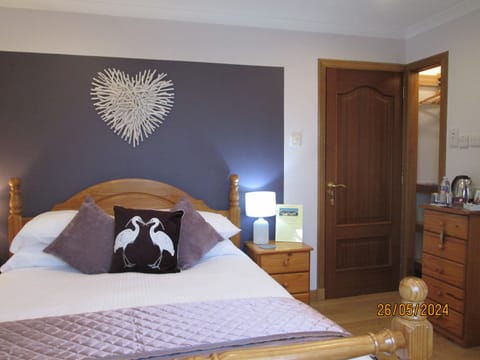 Standard Double Room, Ensuite, Garden View (Bedroom 1 KS)