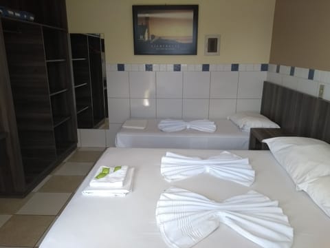 Triple Room | Desk, soundproofing, free WiFi, bed sheets