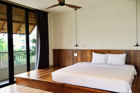 Premium bedding, pillowtop beds, desk, laptop workspace
