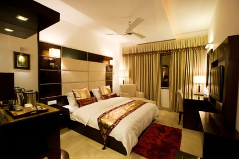 In-room safe, free WiFi