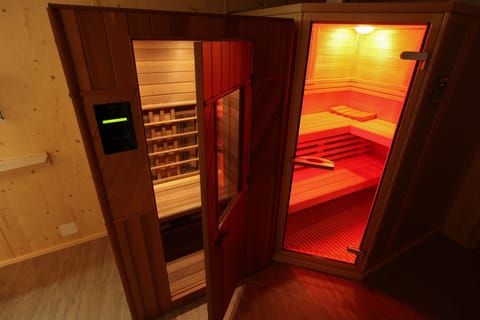 Sauna, hot tub, massages