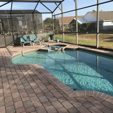 Indoor/outdoor pool