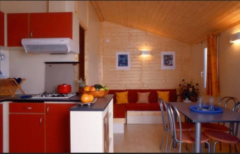 Standard Bungalow | Living area | Flat-screen TV