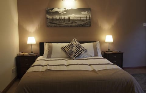 Deluxe Double Room, Bathtub | Desk, laptop workspace, iron/ironing board, free WiFi