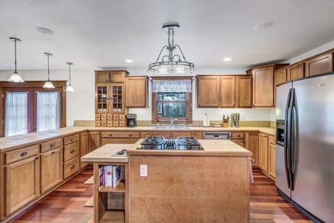 Cook delicious meals for your entire group in this fully stocked kitchen