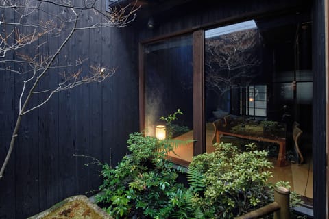 Traditional House with Semi-open-air-bath | Garden view