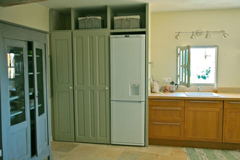 Petite Maison | Private kitchenette | Coffee/tea maker, electric kettle