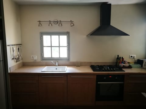 Petite Maison | Private kitchen | Coffee/tea maker, electric kettle