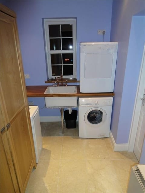 Utility Room - separate Washing Machine, plus Dryer