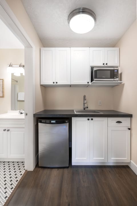 Superior Room, 2 Queen Beds, Refrigerator & Microwave | Private kitchenette | Coffee/tea maker, electric kettle