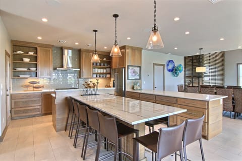 3rd Floor - Gourmet Kitchen/Bar seats 10/ Serving Counter