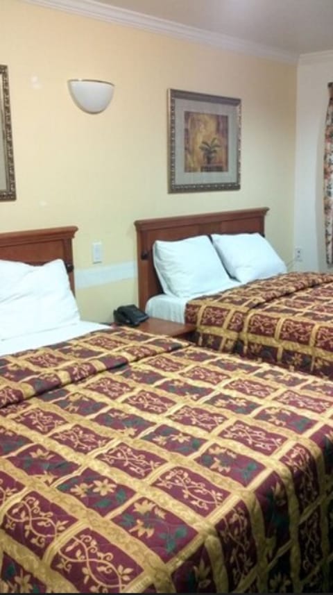 Standard Room, 2 Double Beds | Free WiFi