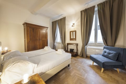 Comfort Apartment, 2 Bedrooms, Non Smoking | 2 bedrooms, individually decorated, individually furnished, desk