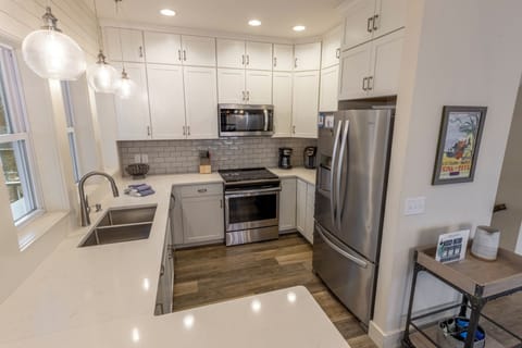 Main Level | Kitchen