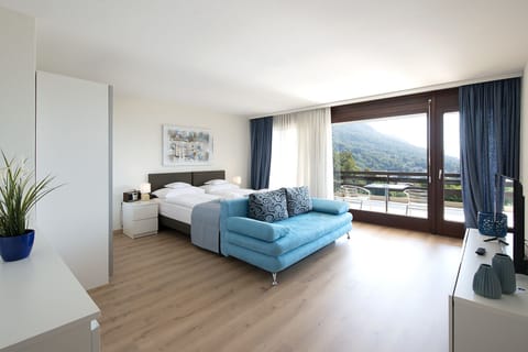 Comfort Studio, Lakeside | Premium bedding, down comforters, individually furnished