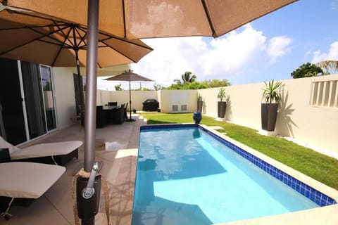 Private inner courtyard with heated pool , weber grill. This is living!