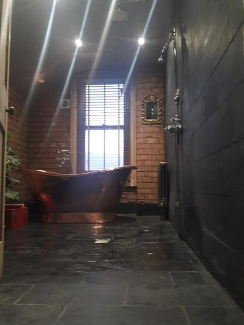 Premium Cottage, Multiple Beds, Non Smoking | Bathroom | Free toiletries, hair dryer, towels