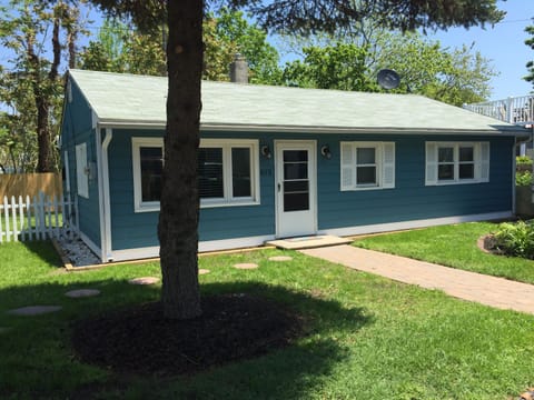 Nice private house with fenced in yard.