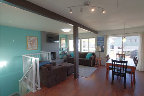 Living room and Dining Room (Upstairs)