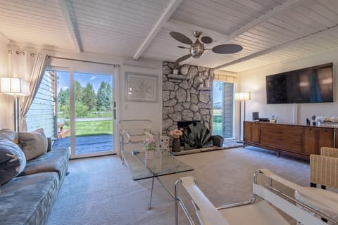 Living room with views 
