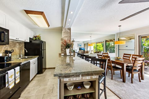 Spacious kitchen, full stocked for making meals in!