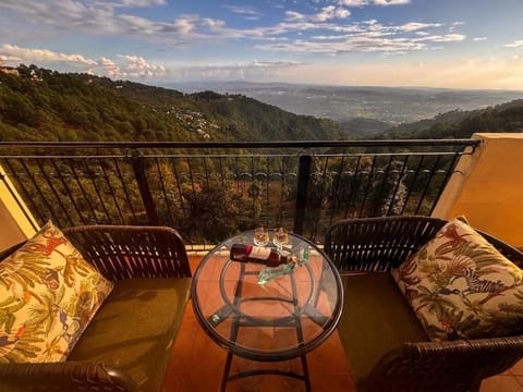 Super Deluxe Valley View | Balcony