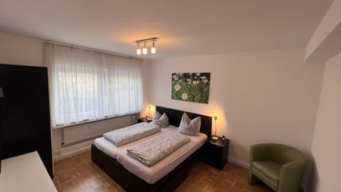 Standard Apartment, 3 Bedrooms, Non Smoking | Free WiFi, bed sheets