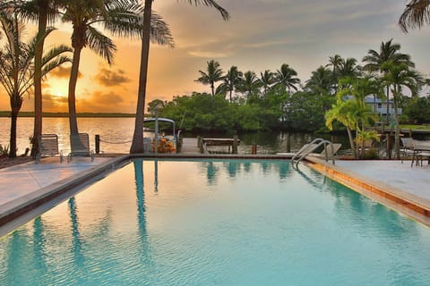Cape Coral Vacation Rental | 2BR | 2.5BA | 1,056 Sq Ft