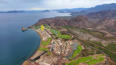 FN 207 (yellow arrow)_Loreto Bay_Aerial View_1
