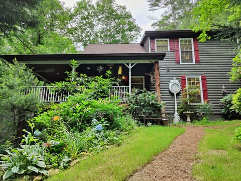 Front of Bearadise cottage
