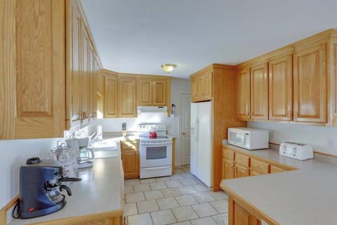 Fully Stocked Kitchen W/ Plenty Of Cabinet & Counter Space