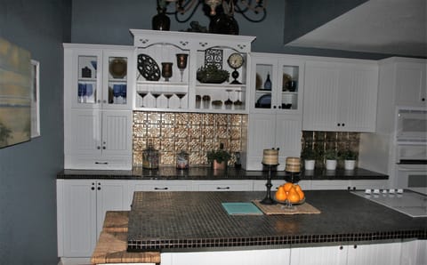 BEAUTIFUL KITCHEN FROM ANY VIEW!  