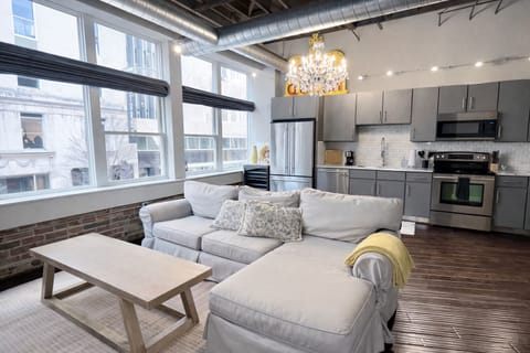 Spacious living room/kitchen combo