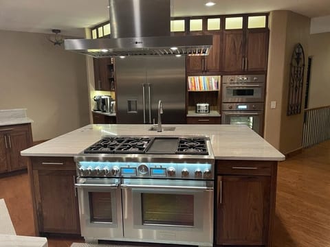 48 inch range with 6 burners & griddle plus 2 ovens