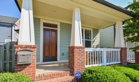 Drink sweet tea till you feel like a Southerner.